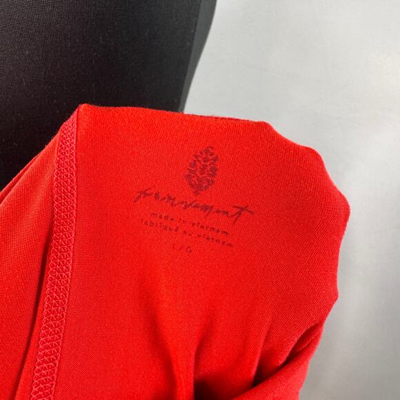 FREE PEOPLE Movement Red Top Turtleneck Hooded Thumb Hole Pullover Size Large L - Picture 5 of 6